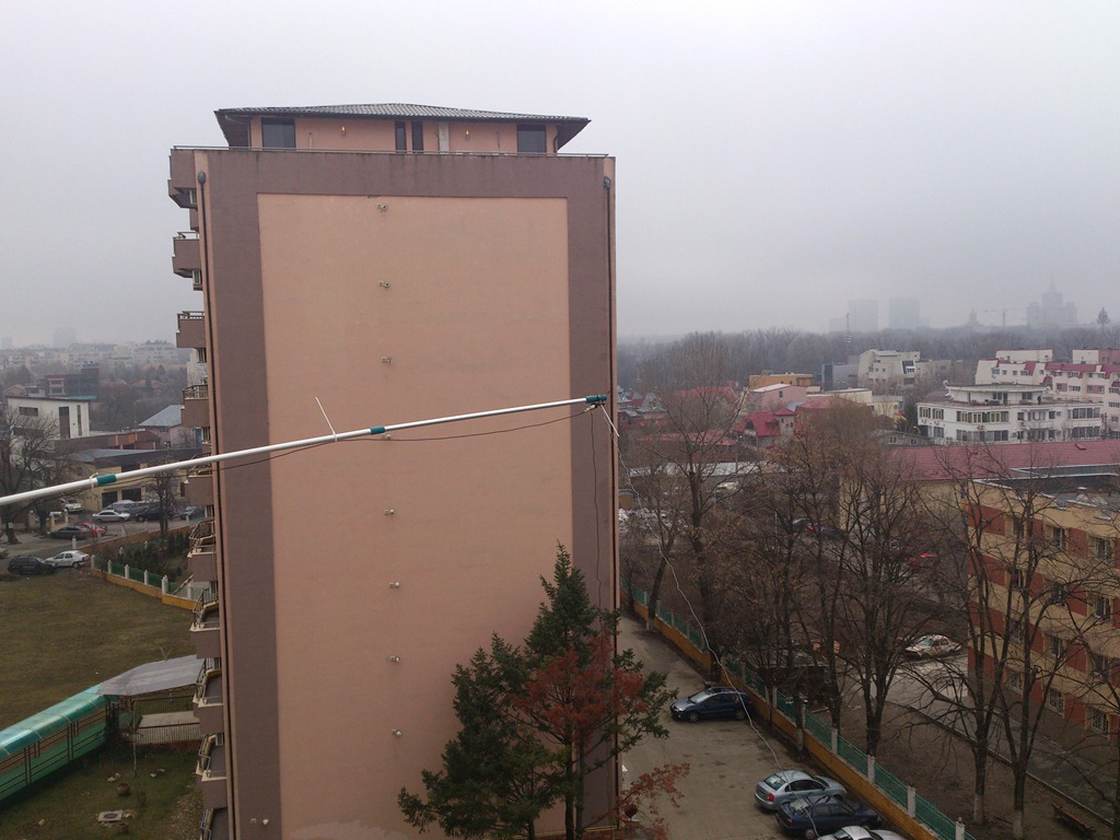 The pole antenna